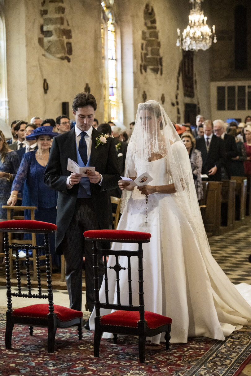 S. A. R. la princesse Charlotte de Bourbon Parme et Javier Valladares Urruela en l'’église Saint-Aubin de Tourouvre en Normandie.